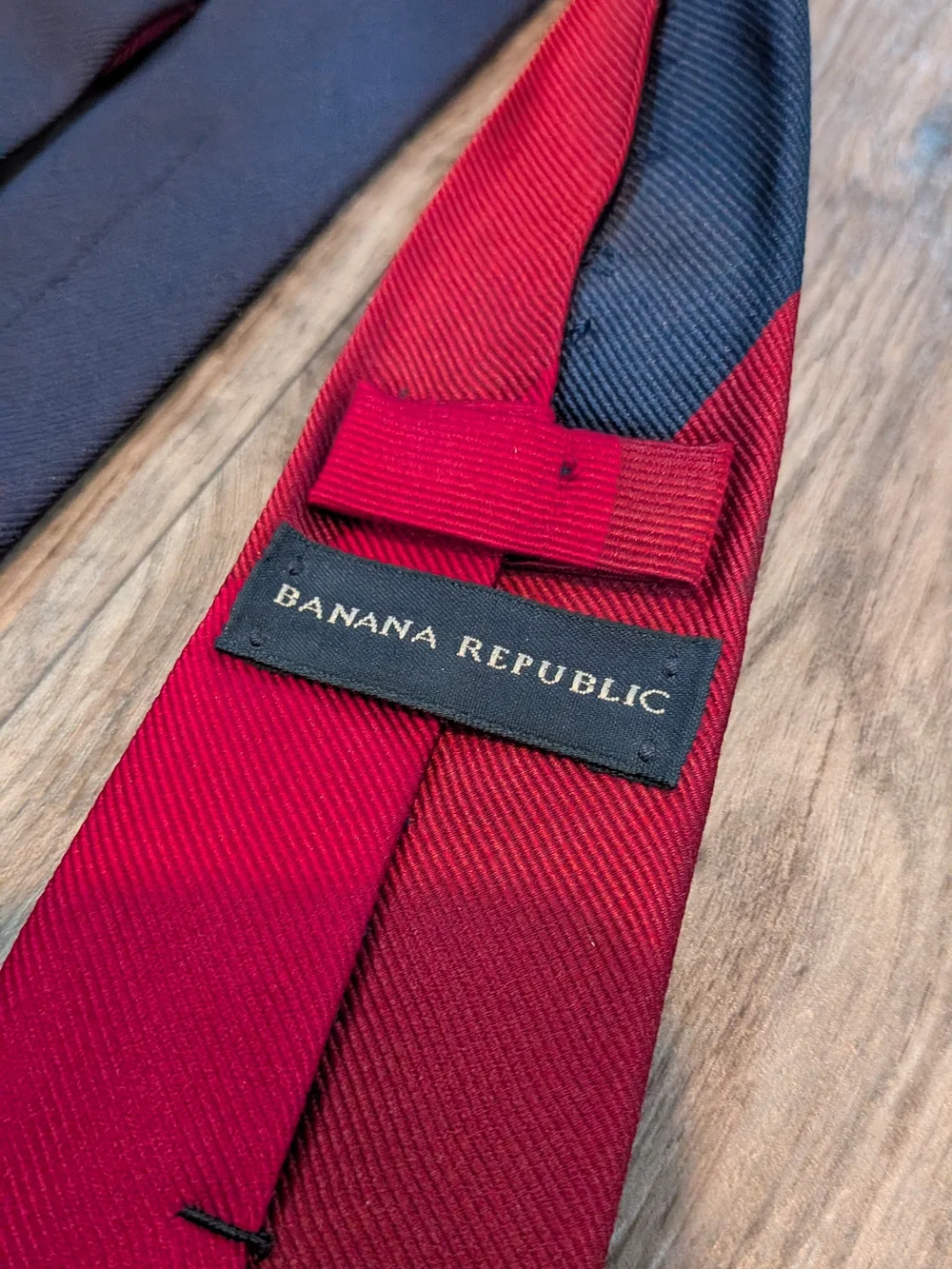 Banana Republic Men’s Necktie – 100% Silk – Business/Formal Red and Navy